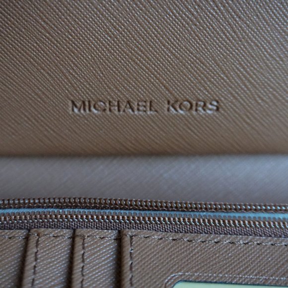 Michael Kors JST Phone Case Wristlet MK Brown Stud - Picture 10 of 10